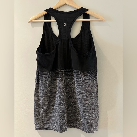 Lululemon Swiftly Tech Black and Gray Ombré Racerback Tank Top Sz 10 - Picture 2 of 4
